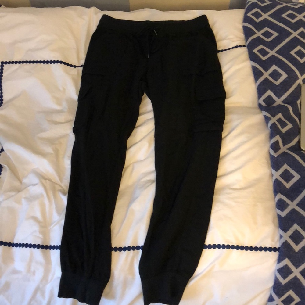 Aritzia Black Joggers